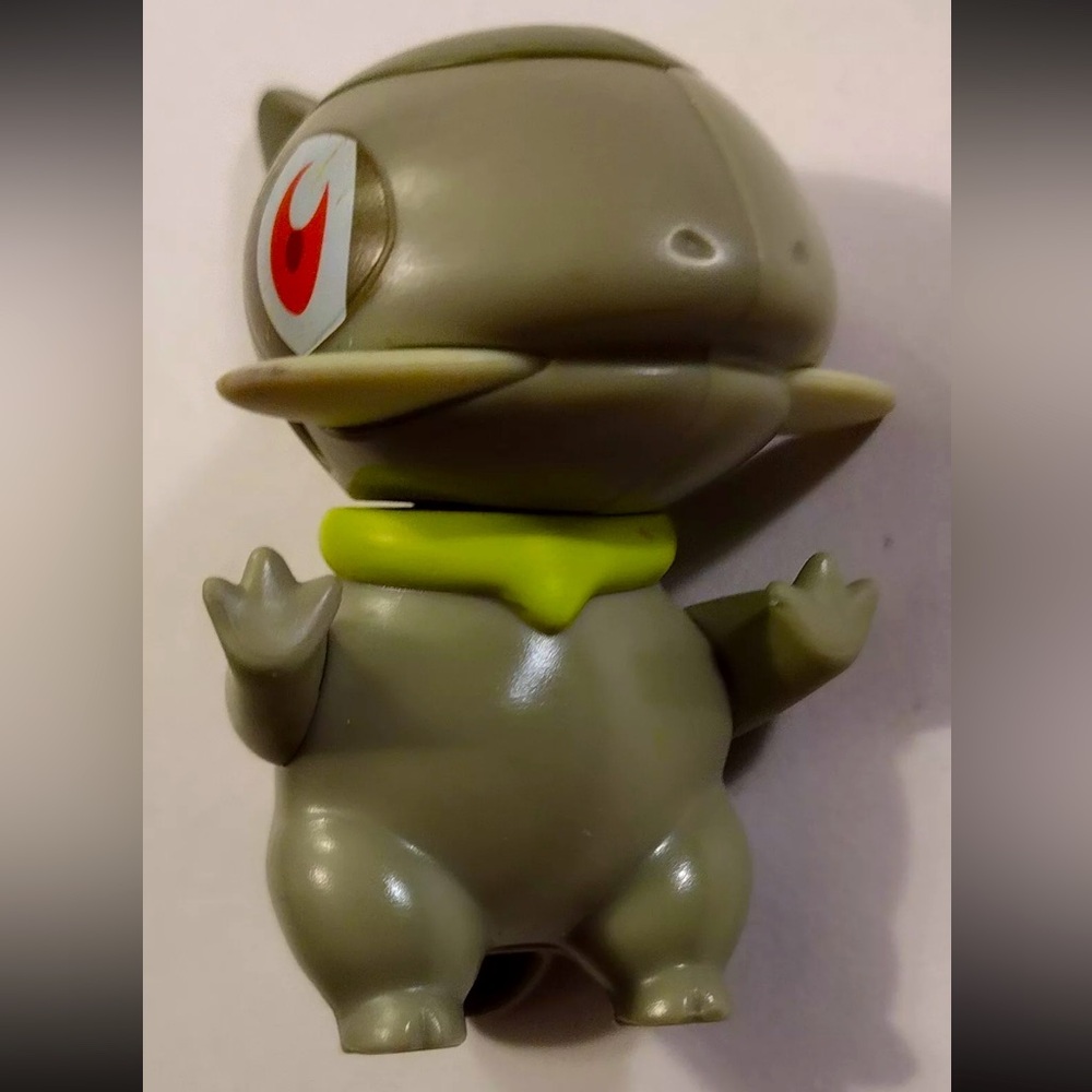 AXEW McDonald's 2012 Pokémon Toy #5 3" Nintendo Action Figure Collectible